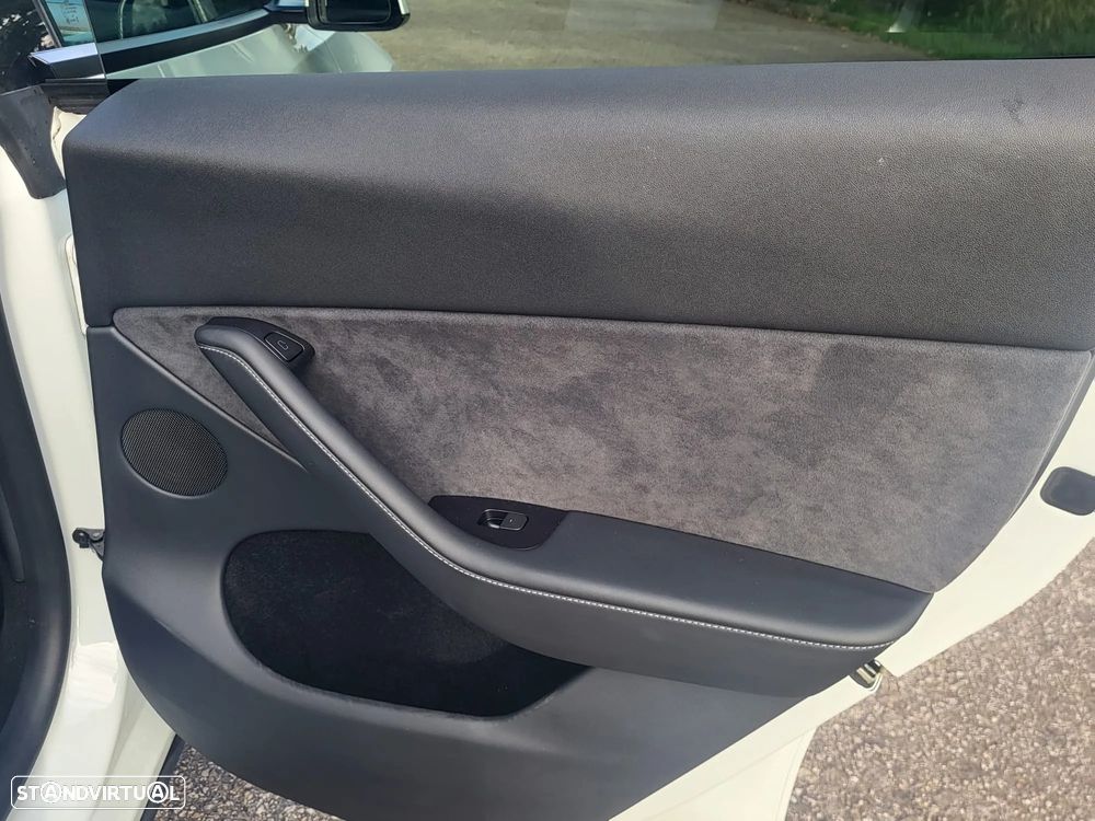 Tesla Model Y Standard - 16