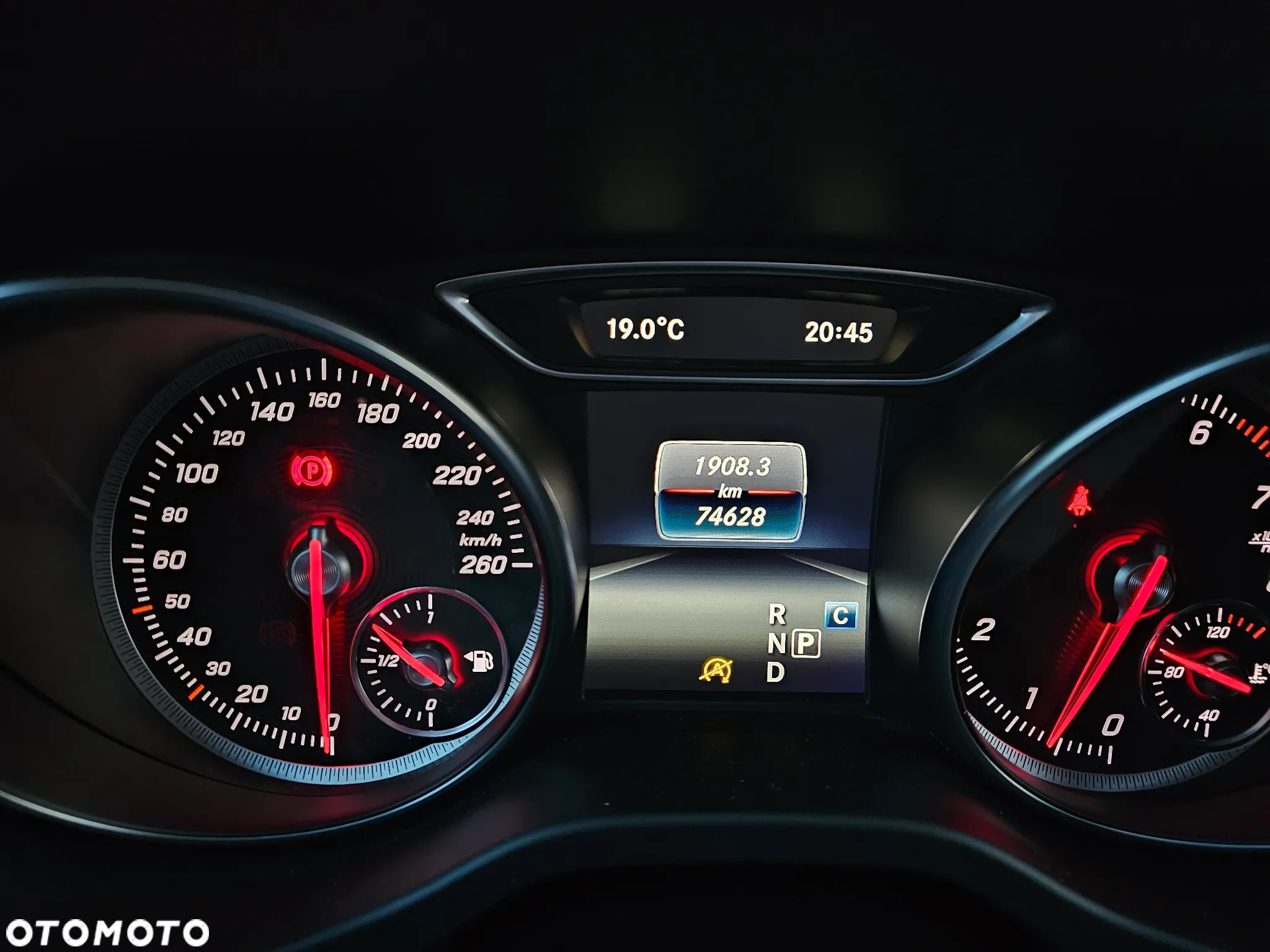 Mercedes-Benz GLA 220 4-Matic AMG Line - 10