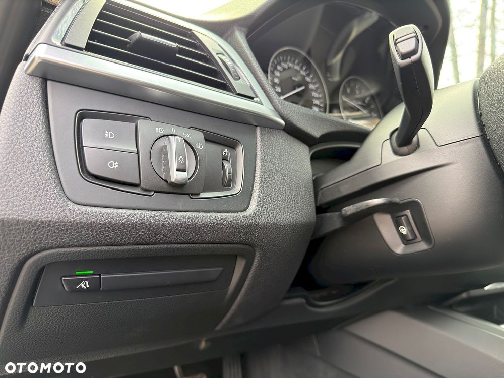 BMW Seria 3 318d Modern Line - 15