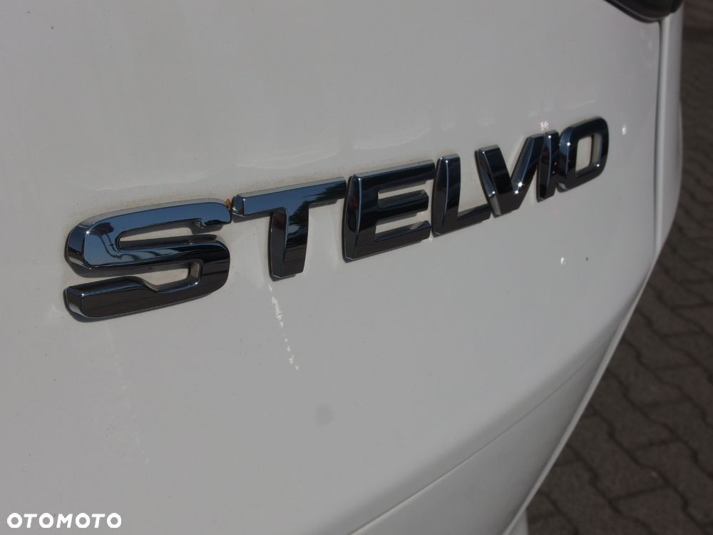 Alfa Romeo Stelvio 2.0 Turbo Veloce Q4 - 18