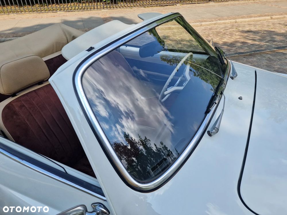 Volkswagen Karmann Ghia - 15