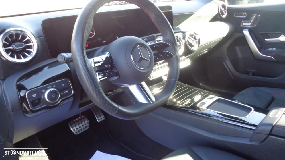 Mercedes-Benz A 250 e AMG Line - 7