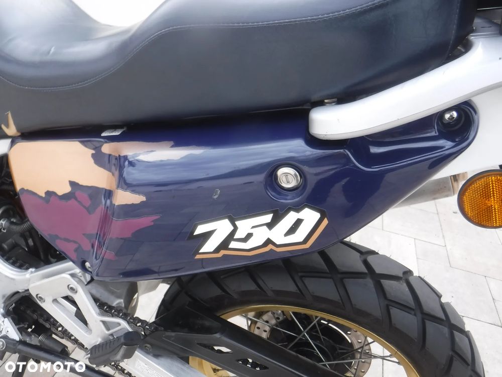 Honda XRV - 22