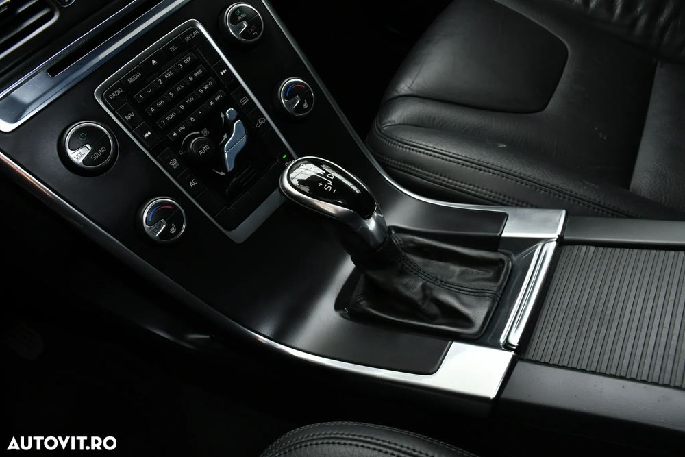 Volvo XC 60 D3 Geartronic Kinetic - 9