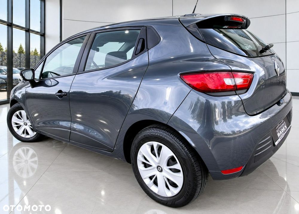 Renault Clio - 26
