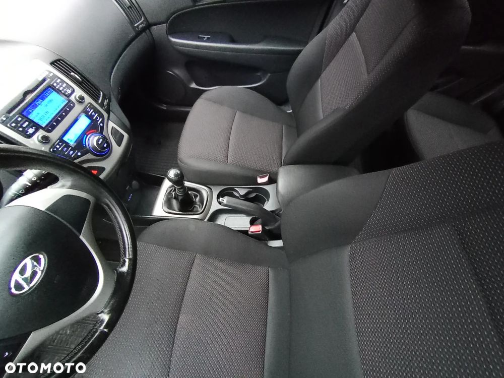 Hyundai i30 1.6 CRDi Base + World Cup - 18