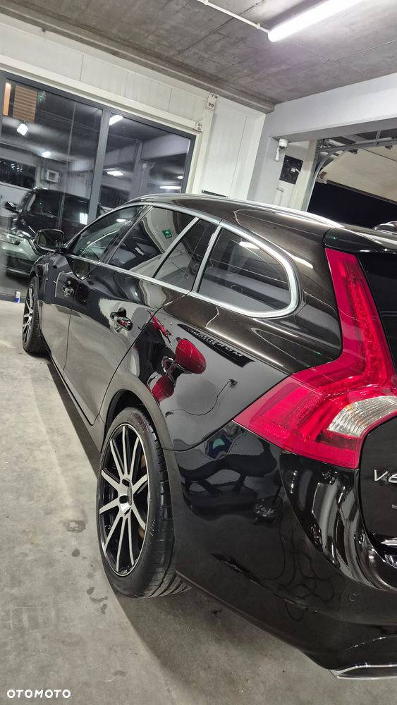 Volvo V60 D6 AWD Plug-in Hybrid Summum - 16