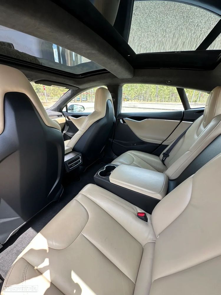 Tesla Model S 85D AWD - 18