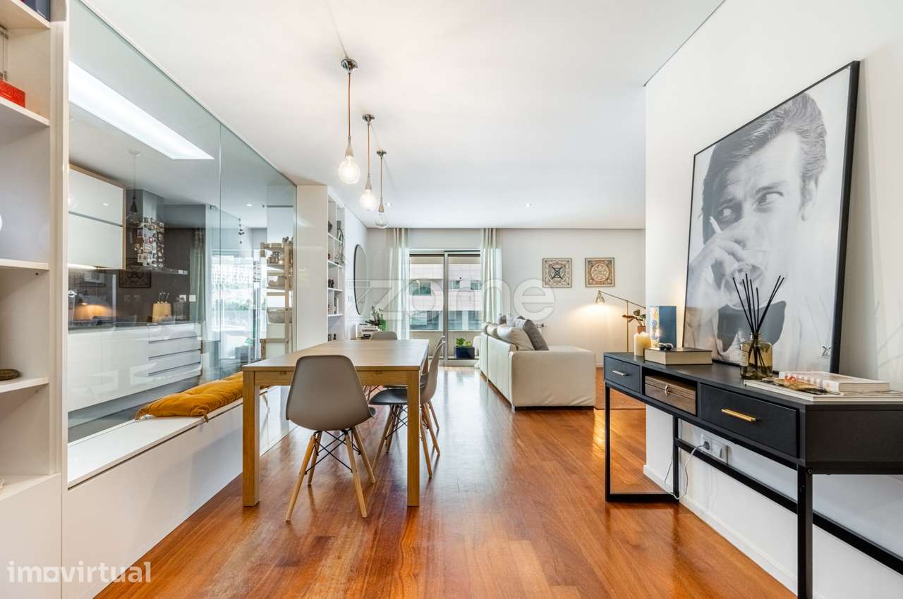 Apartamento T2 com varanda e lugar de garagem - Antas Prestige, Porto - Grande imagem: 3/29