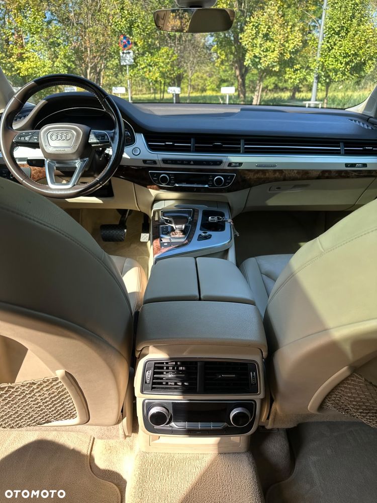 Audi Q7 - 12