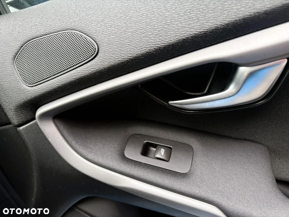 Volvo V40 D4 Drive-E R-Design Kinetic - 33