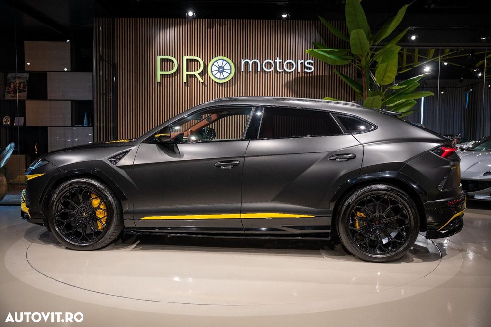 Lamborghini URUS - 12