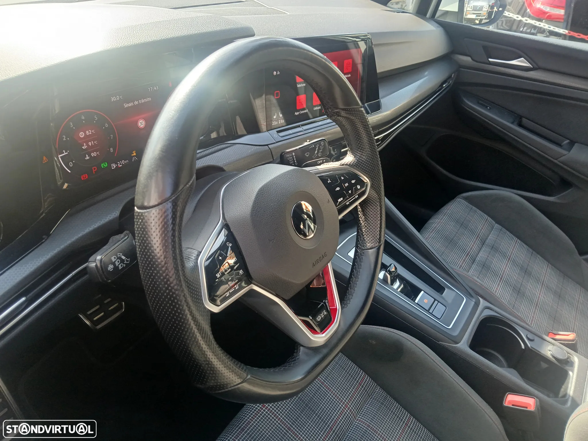 VW Golf 2.0 TSI GTI DSG Performance - 20