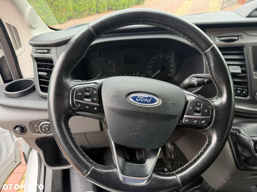 Ford Transit - 33