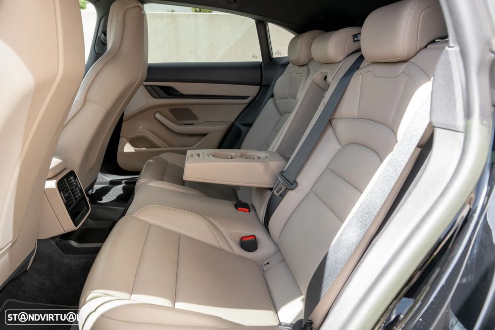 Porsche Taycan Sport Turismo Standard - 13