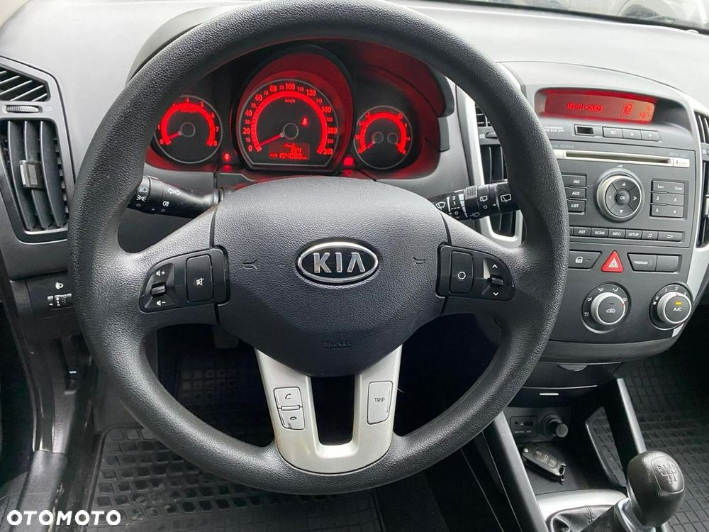 Kia ProCeed - 12