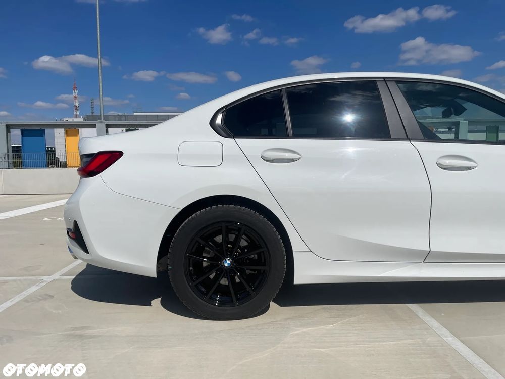 BMW Seria 3 320i xDrive Sport Line sport - 12