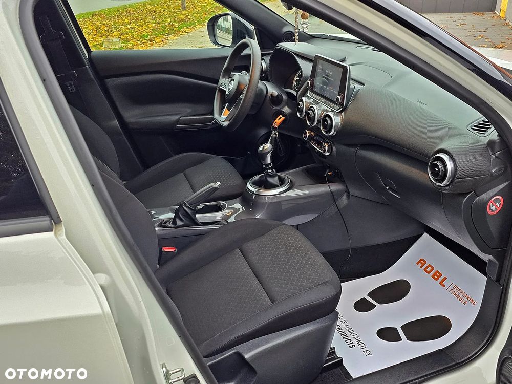 Nissan Juke 1.0 DIG-T N-Connecta - 17