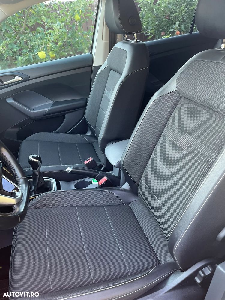 Volkswagen T-Cross - 17