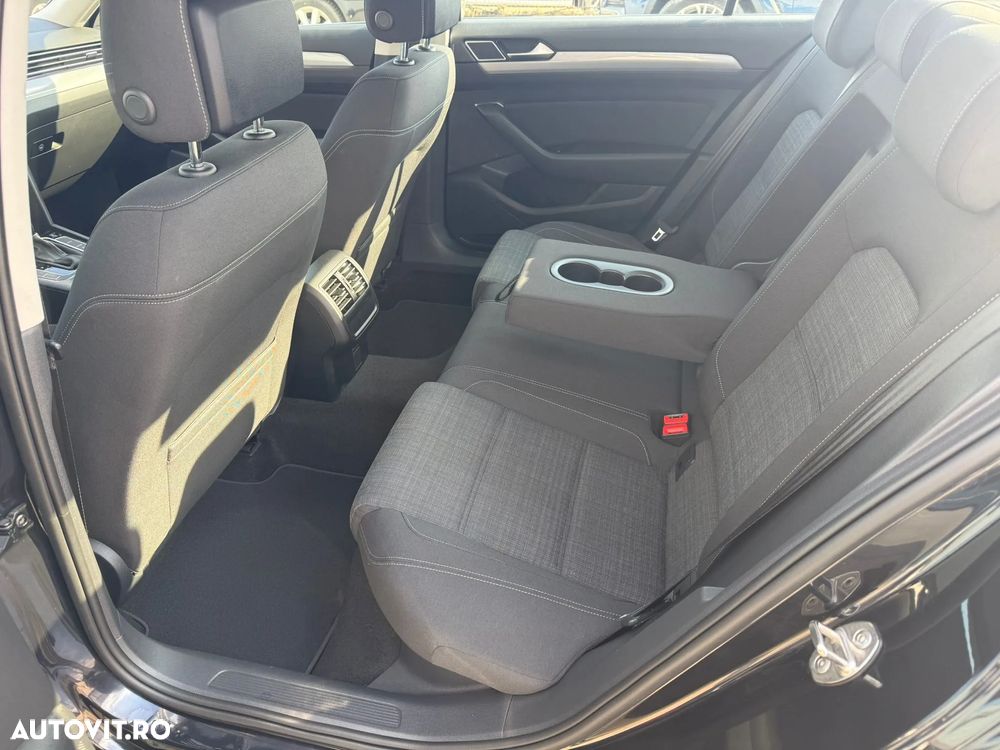 Volkswagen Passat 1.5 TSI ACT DSG Comfortline - 12