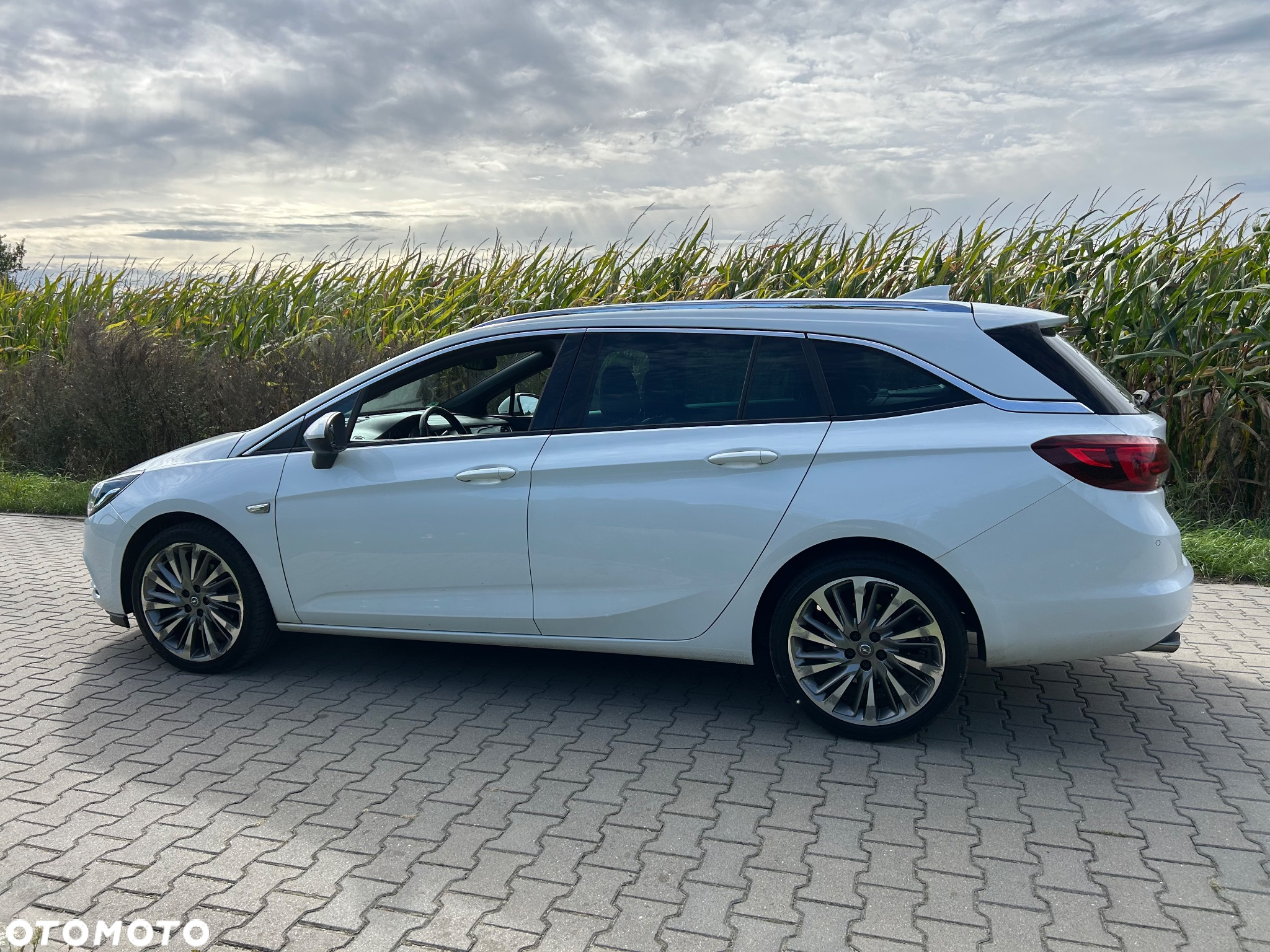 Opel Astra 1.6 BiTrb D (CDTI) Start/Stop Sports Tourer Business - 9