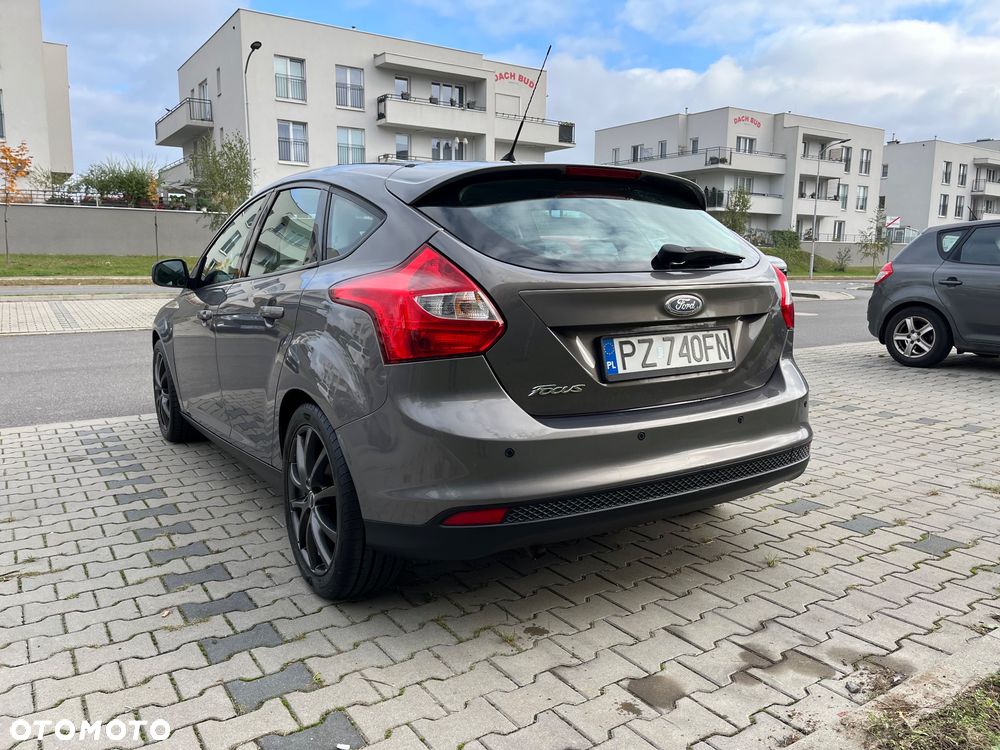 Ford Focus 1.6 Trend Sport - 16