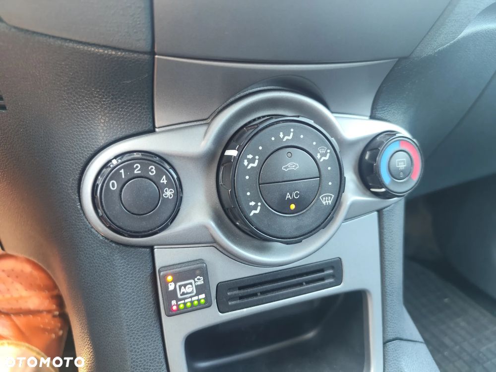 Ford Fiesta - 10