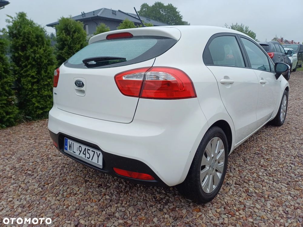 Kia Rio 1.2 Attract - 12