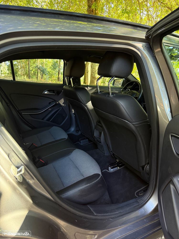 Mercedes-Benz GLA 180 (CDI) d 7G-DCT Urban - 31