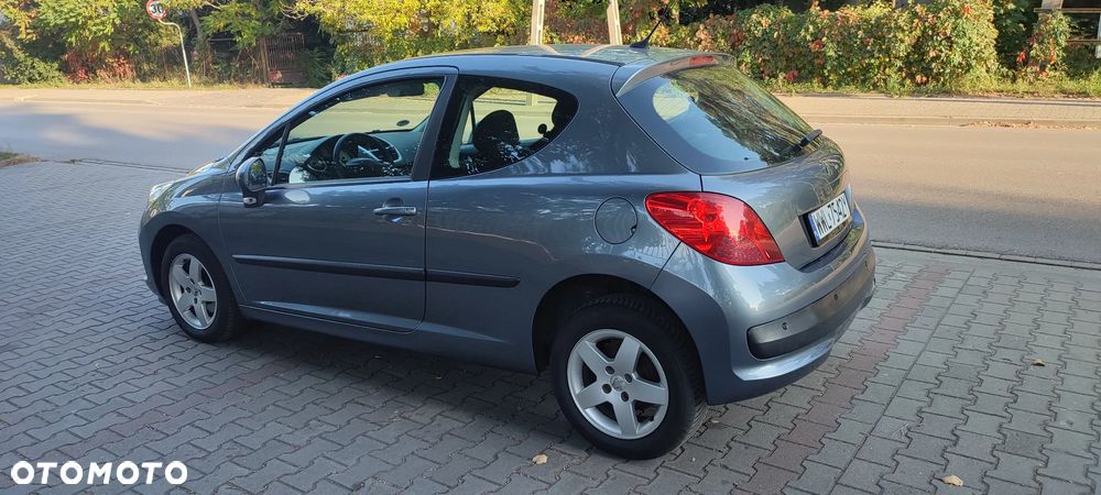Peugeot 207 1.4 16V Trendy - 3