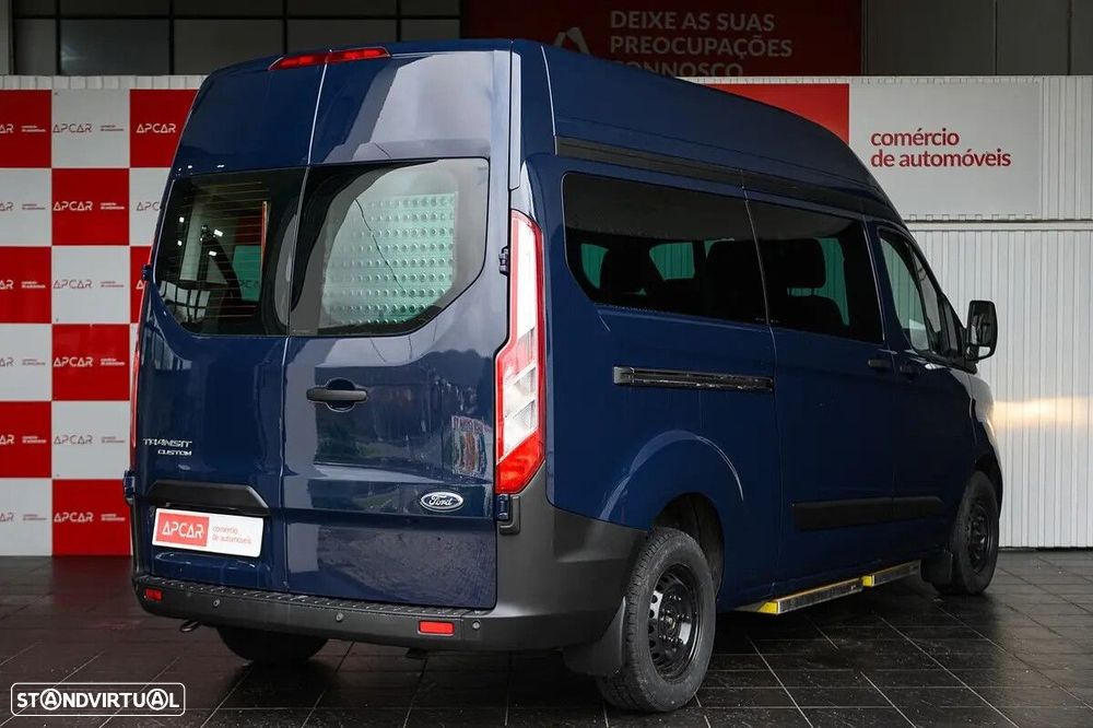 Ford Transit Custom Adaptada p/ 3 cadeiras de rodas - 3
