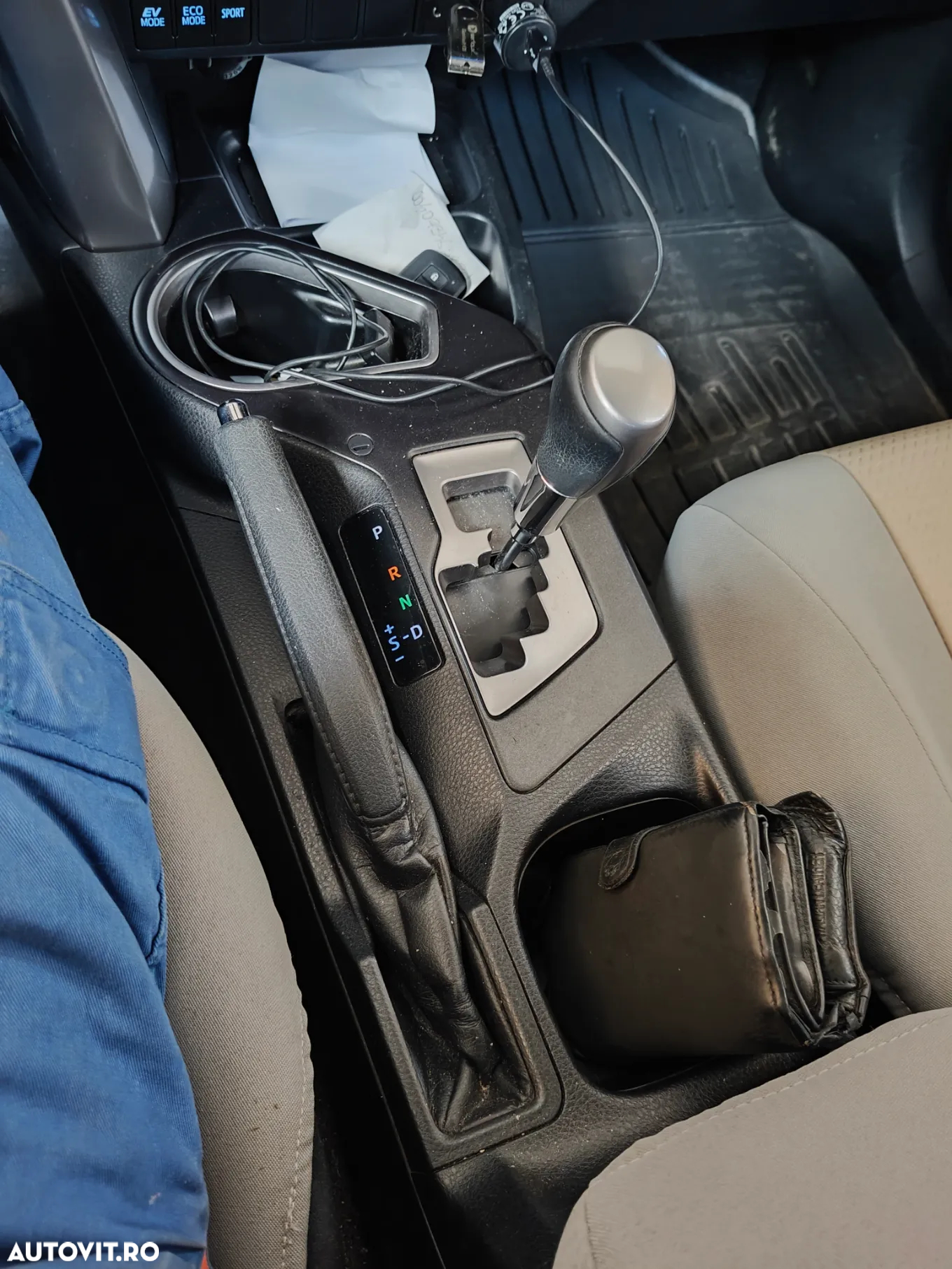 Toyota RAV4 - 9