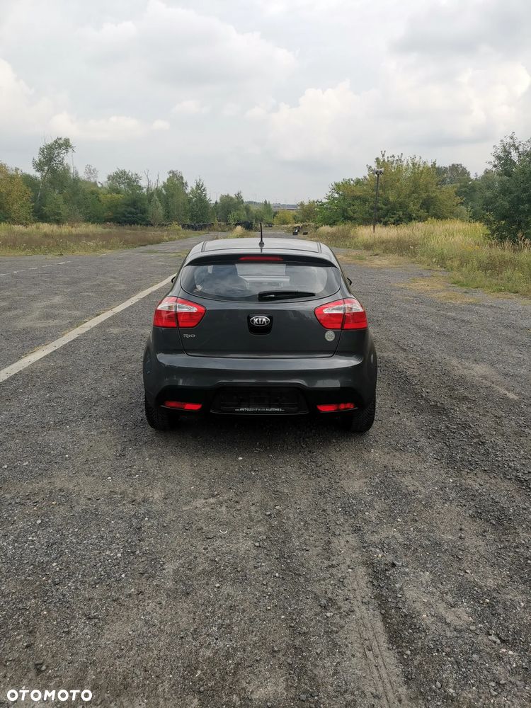 Kia Rio - 24