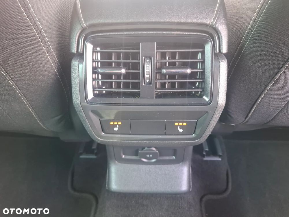 Skoda Karoq 2.0 TDI SCR 4x4 DSG Sportline - 24