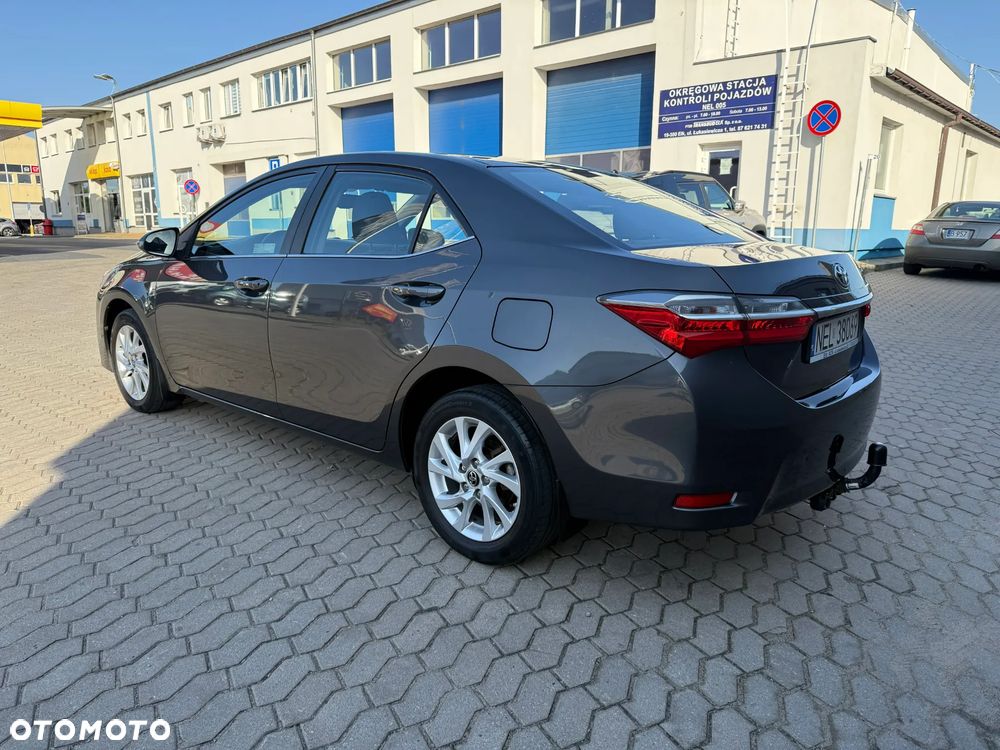 Toyota Corolla 1.6 Comfort - 6