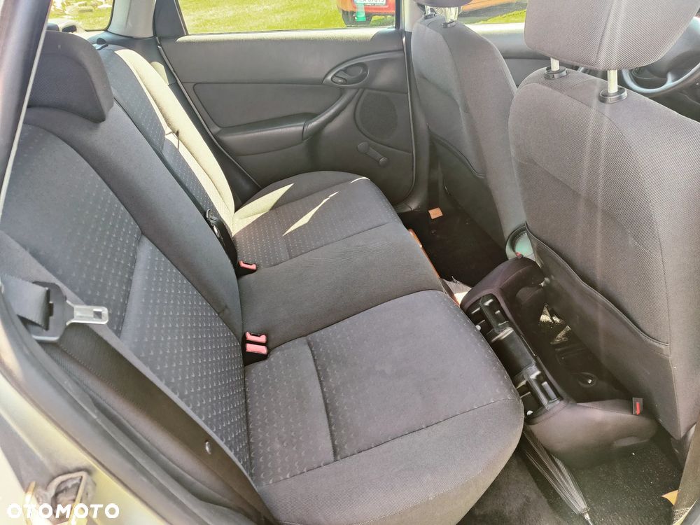 Ford Focus 1.6 Comfort - 6