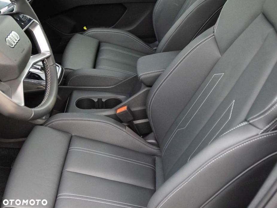 Audi Q4 Sportback e-tron - 4