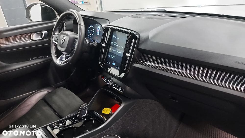 Volvo XC 40 D3 SCR R-Design - 16