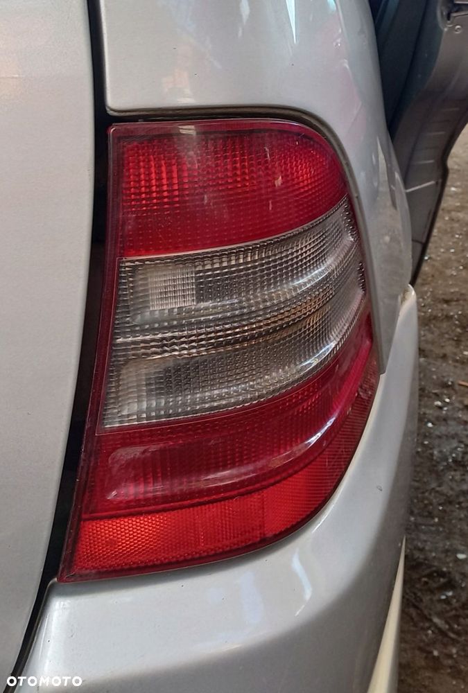 LAMPA TYLNA PRAWA MERCEDES-BENZ ML I W163 - 2
