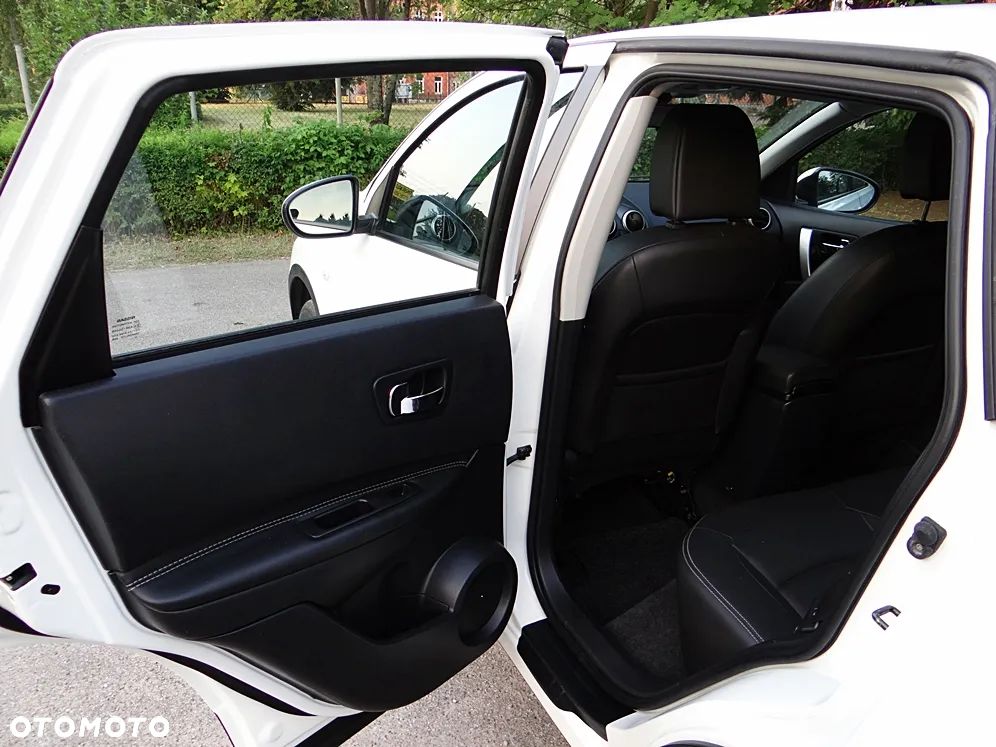 Nissan Qashqai 2.0 lounge - 27
