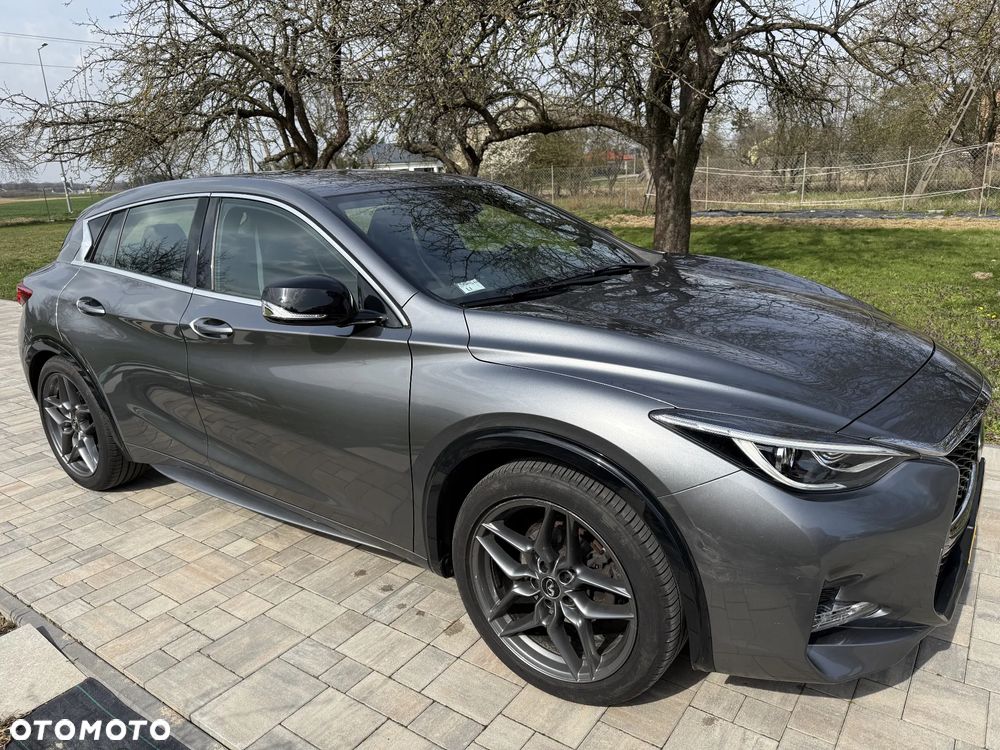 Infiniti Q30 1.6t DCT Sport - 1