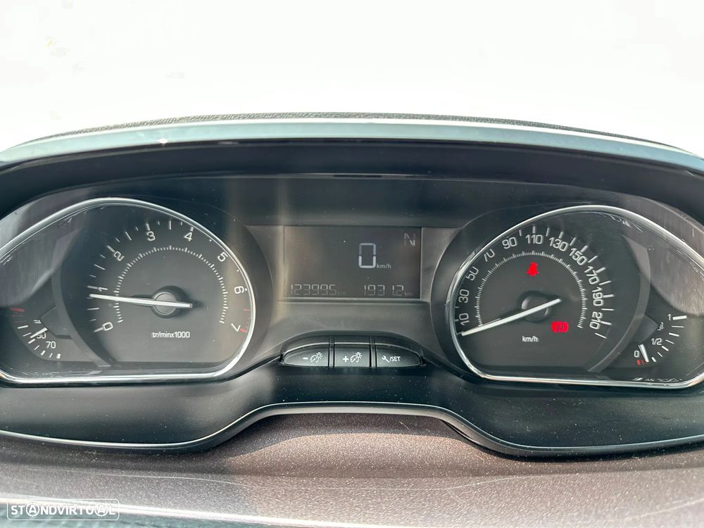 Peugeot 2008 82 e-VTI ETG5 Active - 20