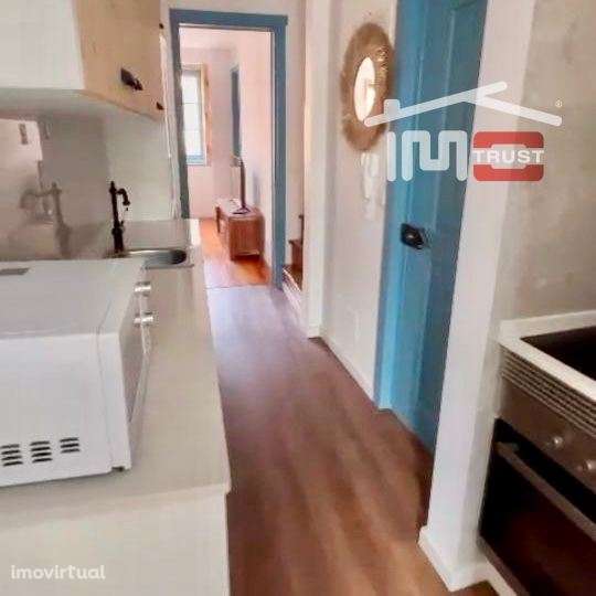 T3 Duplex Renovado - Mobilado, Coz. Equipada, Despesas Incluídas - Grande imagem: 3/8