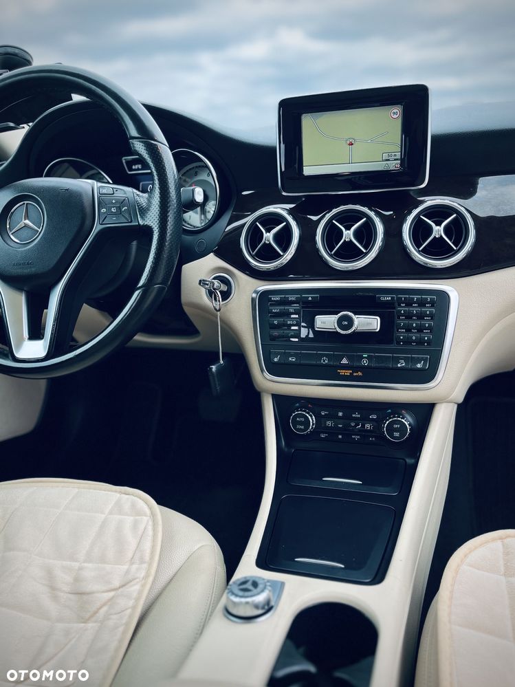 Mercedes-Benz GLA 250 4-Matic - 5