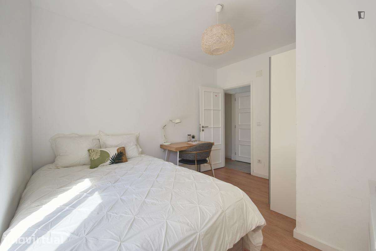 Quarto - localizado em Roma-Areeiro Lisbon - Grande imagem: 5/28