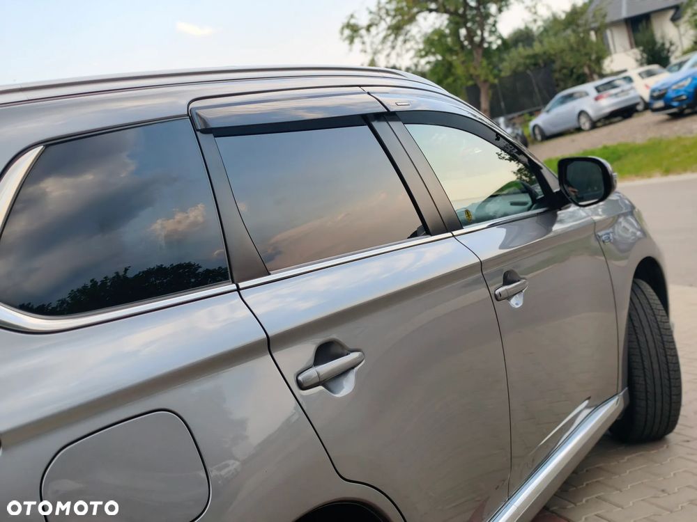 Mitsubishi Outlander 2.4 4WD Diamant+ - 12