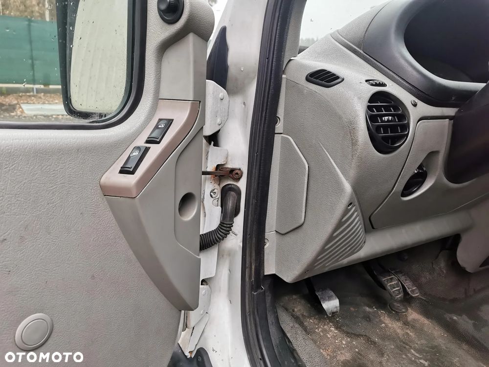 Renault Mascott 2,8 kat. B 3,5t bliźniak paka 5,7m Daily Master uszczelniony - 13