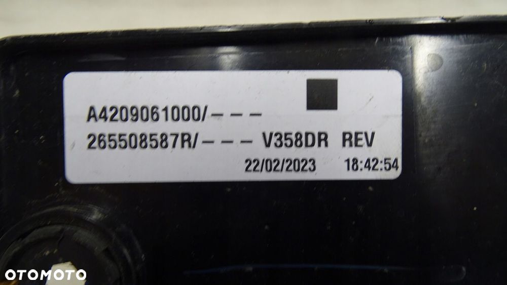 MERCEDES CITAN II W420 - lampa tylna prawa - 6