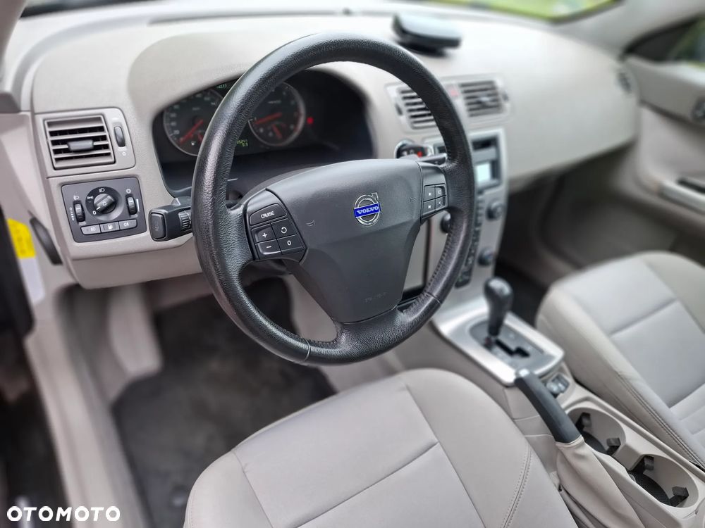 Volvo S40 2.4 Momentum - 7
