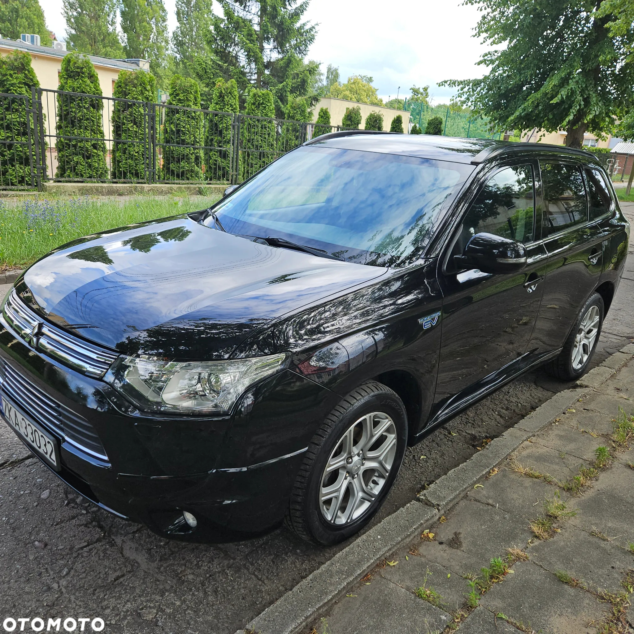 Mitsubishi Outlander 2.0 4WD Plug-In Hybrid Top - 2